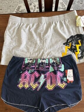 Women’s 3X ac/dc & panther lightening bolt shorts